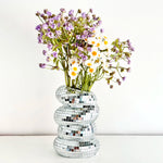 Laden Sie das Bild in den Galerie-Viewer, Disco Ball Spiral Vase Unique Glass Tiles Flower Bottle Disco Ball Planter Silver Mirror Vase Home Living Room Office Decor
